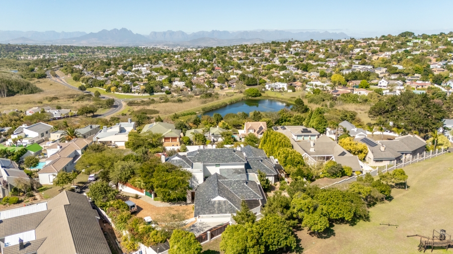 7 Bedroom Property for Sale in Welgedacht Western Cape